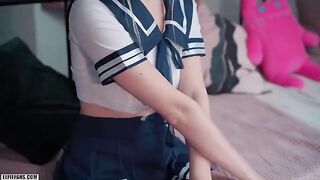 Eva Elfie fucks a stranger and gets her pussy filled with cum