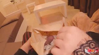 He secretly put his dick in the popcorn for sexy stepmom