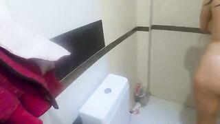 Busty stepmom fucks me thinking I was her husband, she was shocked when she saw me