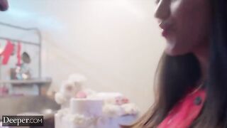 The appetizing baker Alyx Star competes with a fiery, insatiable passion