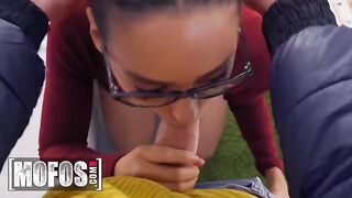 Andreina DeLuxe lets nerdy Jordi fuck her for money in steamy scene