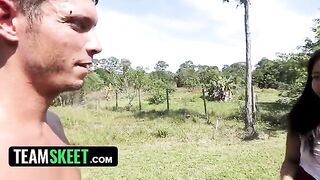 The worker caught the gorgeous ebony babe with her big ass outdoors