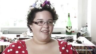 An Amateur Girl with a Shaved Pussy Plays with Herself in a Natural and Erotic Way