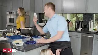 Rachael Cavalli, the smoking hot housewife, makes a man cum with her amazing body