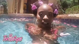 Petite babe Elsie shakes big ass while swimming naked in the pool