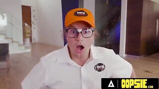 Jewelz Blu seduces tech nerds to fix her TV with a steamy PAWG twist