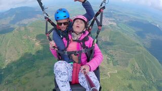 I went paragliding and got soaked with a stranger in 2200 m above the sea