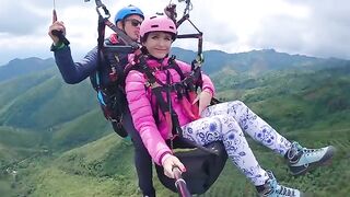 I went paragliding and got soaked with a stranger in 2200 m above the sea