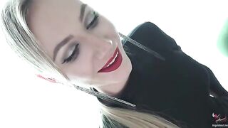 She’s ready to have a hot crash, and so are we. Exclusive HD