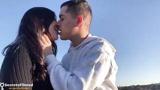 A girl met me on Tinder and we fucked in the park without any inhibition