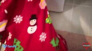 I helped my stepmom out of the washing machine, she thanked me with sex
