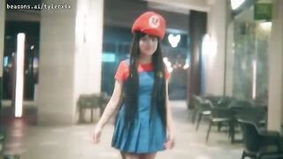 The exhibitionist adventure of Super Mario Bros in the cinema