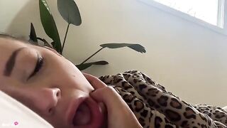 A friend of my son woke me up this morning and we vibed sensualy