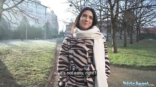 Public agent seduced a girl to fuck for a hundred euros
