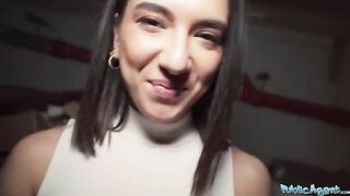 Public agent seduced a girl to fuck for a hundred euros
