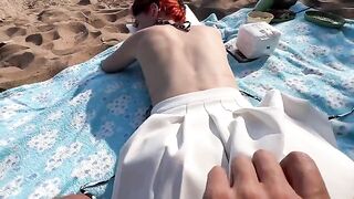 A hot couple has sex on the public beach and gets caught