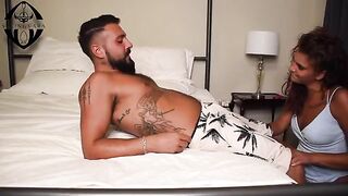Personal life - She got horny on vacation and took off her underwear at the restaurant