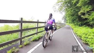 A man and woman have sex while cycling, an exciting sexual experience!