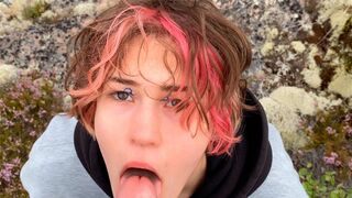 A couple has sex right in the middle of nature, no shame