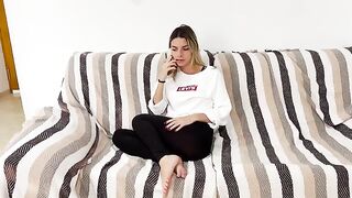 Biondina annoyed calls her friend to lick and fuck her. Dialog in Ita