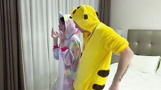 The step-sister was kneaded after a TikTok video recording, featuring a cute 18-year-old girl