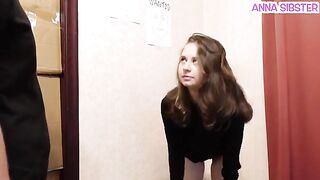A beautiful thief was caught taking chips and punished in a taboo way