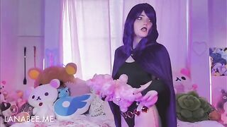 Raven found StarFire's toys and she experimented in a playful way