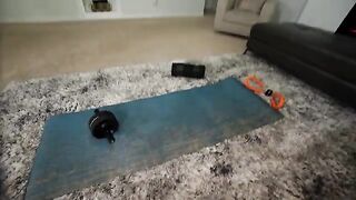 The mailman brought a big dick along with the parcel
