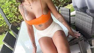 A photographer made a mess on the beautiful Sisi Rose’s chest and ass