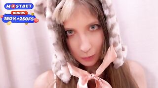A girl with a big ass fucks deeply in her pussy with a guy’s huge cock