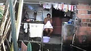 A black beauty did not know about the hidden camera