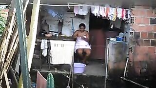 A black beauty did not know about the hidden camera