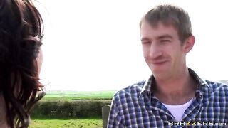 A man had sex with a juicy beauty on the hay in a steamy scene