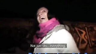 They removed the slut's clothes and fucked in the toilet of Resyran