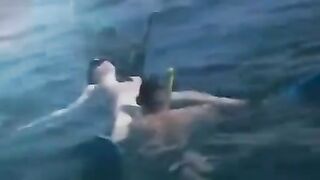 Underwater sex with aqualungs divers, the best way to lose your virginity