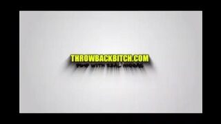 Black fat woman shows her ass to the camera and twerks it