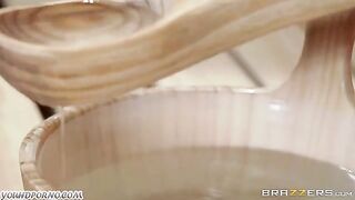 A mature woman agreed to have sex in the sauna with a young guy