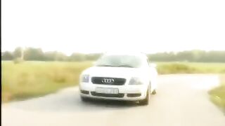 Blonde babe gets her shaved pussy on the bonnet