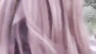 The girl is not embarrassed to do a blowjob in public places, watching passers-by