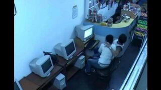 A pervert guy fucked a girl in the Internet cafe webcam show