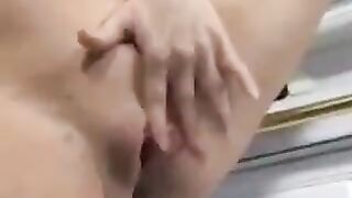 A man came to the kitchen and made cumshot in a pregnant woman’s pussy