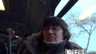 A girl got fucked directly in the bus for anal