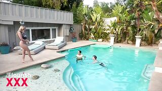 A busty real estate agent, Blake Blossom, closes a deal with a special bonus