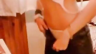 No one expected this from a girl, especially in a solo webcam session
