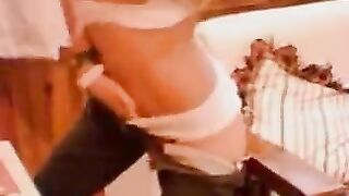 No one expected this from a girl, especially in a solo webcam session