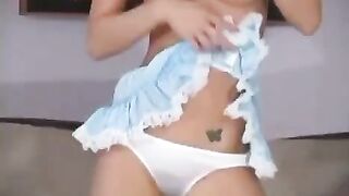An excellent girl with a super body does not need a boyfriend to satisfy herself