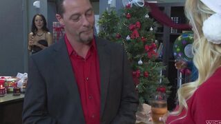 Retired lesbian got fucked on a New Year's party