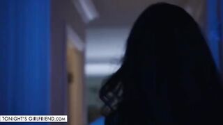 Suttin wears sexy lingerie, satisfies the fan’s desires