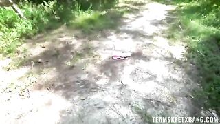 A girl can’t resist having sex in the fresh air of nature