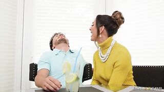 Suburban woman gets her classy pussy full of cum